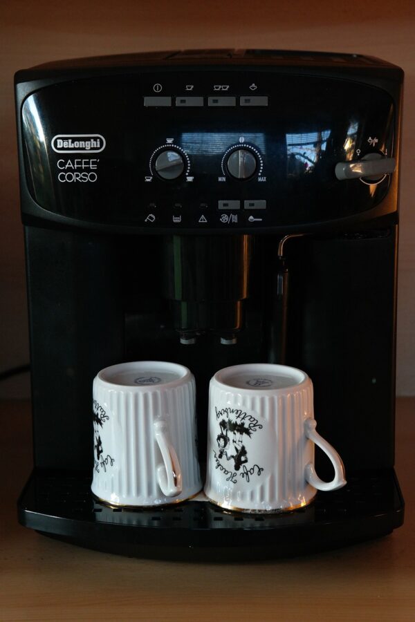 coffee machine, automatic coffee maker, coffee-232118.jpg